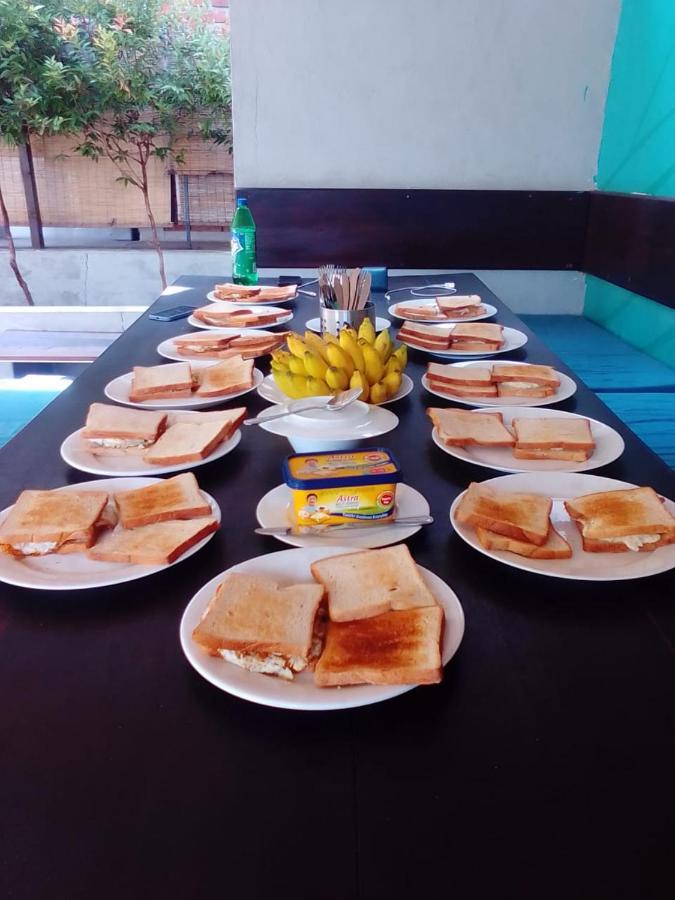 Hangover Hostels มิริสซา ภายนอก รูปภาพ