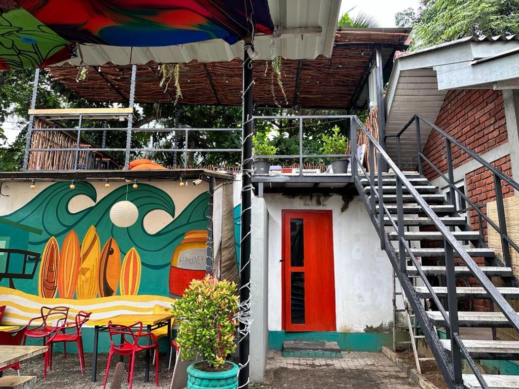 Hangover Hostels มิริสซา ภายนอก รูปภาพ