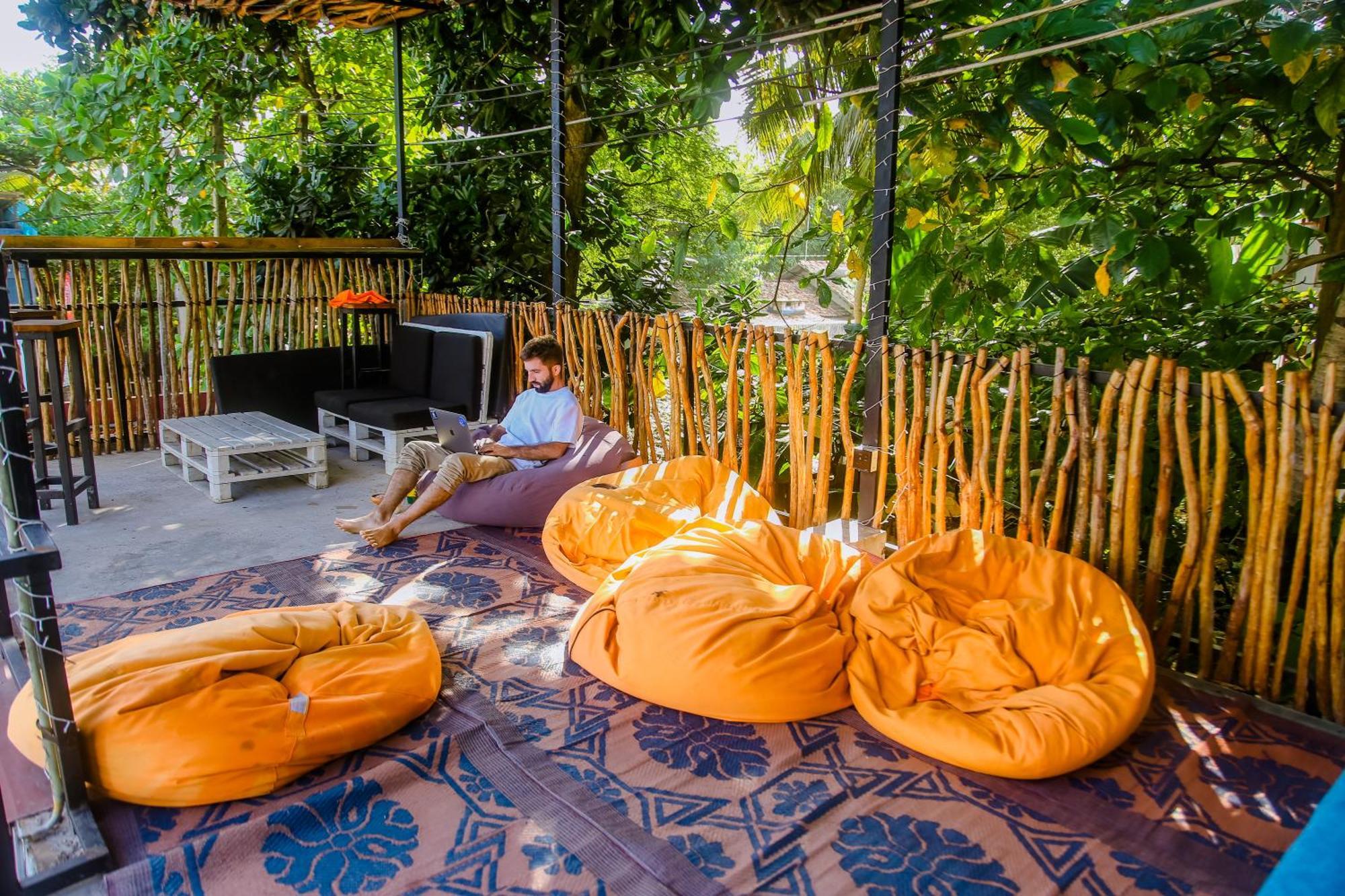Hangover Hostels มิริสซา ภายนอก รูปภาพ