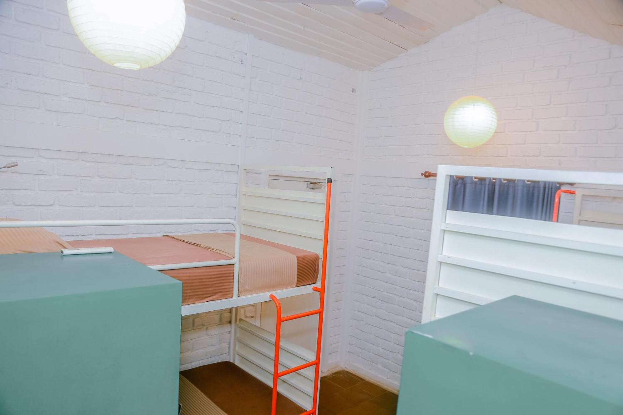 Hangover Hostels มิริสซา ภายนอก รูปภาพ